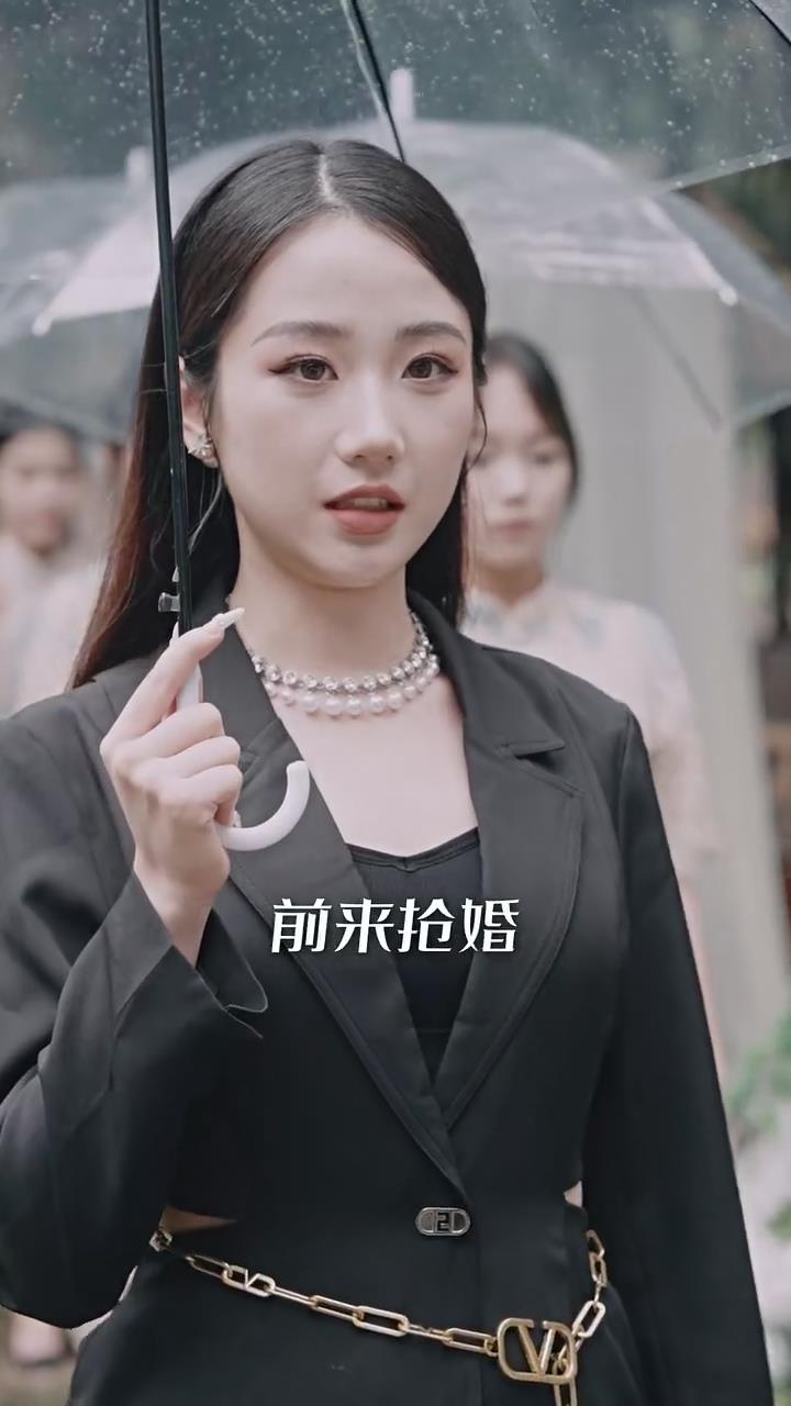 新版我的美女总裁海报剧照